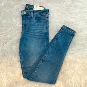 American Eagle Next Level Stretch Jeggings. Size 0 in Brilliant Blue. NWT.